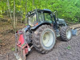 Forsttraktor VALTRA T193 | Forsttechnik | Holzverarbeitungs-Maschinen | KOMITrade s.r.o.